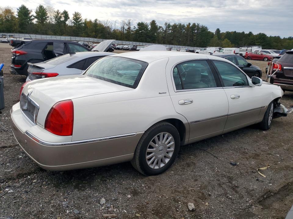 Продаж на аукціоні авто 2003 Lincoln Town Car, vin: 1LNHM82W43Y643251, номер лоту: 73248446