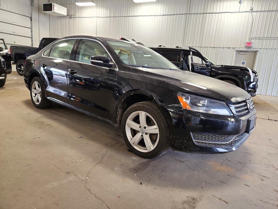 2014 Volkswagen Passat მანქანა იყიდება აუქციონზე, vin: 1VWBS7A36EC110512, აუქციონის ნომერი: 72321616