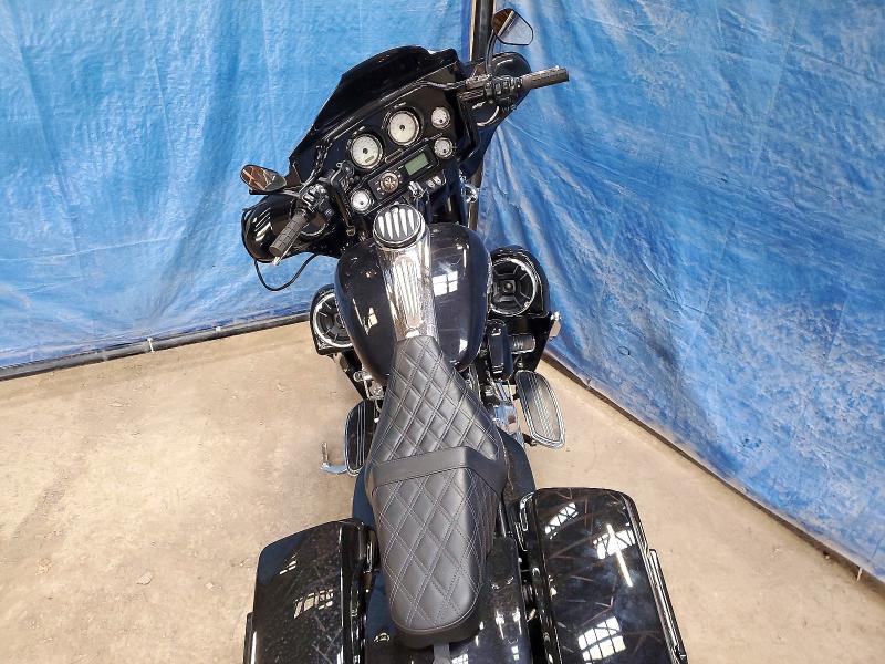 72703356 :رقم المزاد ، 5HD1KB4128Y673227 vin ، 2008 Harley-davidson Flhx مزاد بيع