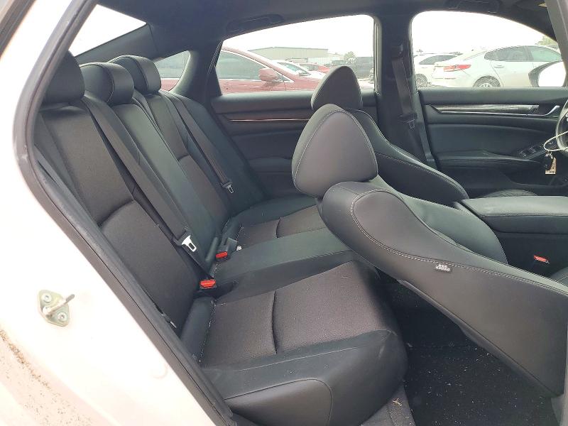 Продажа на аукционе авто 2018 Honda Accord, vin: 1HGCV2F31JA051385, номер лота: 72570816