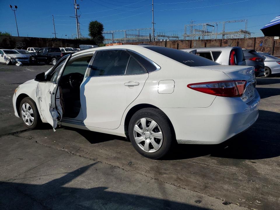 2015 Toyota Camry მანქანა იყიდება აუქციონზე, vin: 4T4BF1FK9FR443370, აუქციონის ნომერი: 71610536