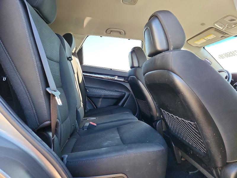 2014 Kia Sorento მანქანა იყიდება აუქციონზე, vin: 5XYKTDA6XEG472265, აუქციონის ნომერი: 71858616
