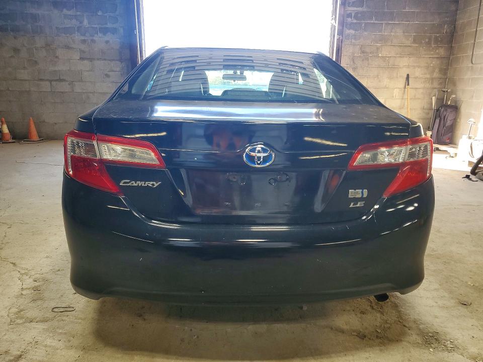 2014 Toyota Camry Hybrid მანქანა იყიდება აუქციონზე, vin: 4T1BD1FK0EU105287, აუქციონის ნომერი: 71511036