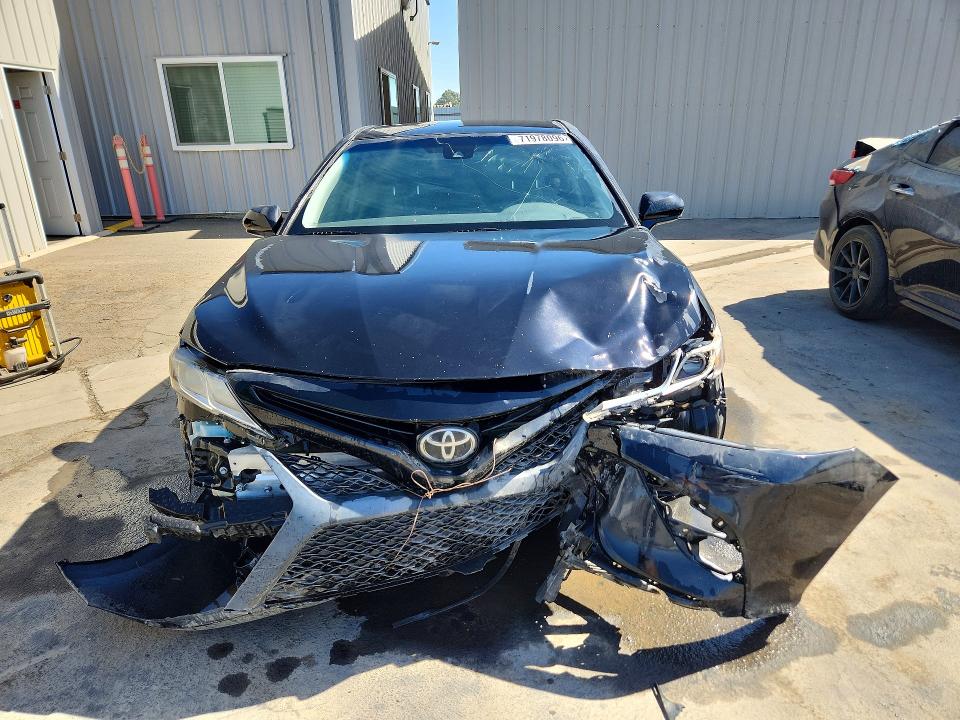 71978096 :رقم المزاد ، 4T1G11AK7LU378052 vin ، 2020 Toyota Camry مزاد بيع