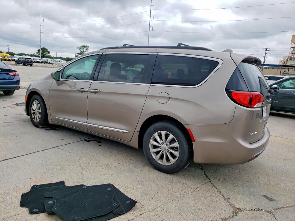 Продажа на аукционе авто 2017 Chrysler Pacifica, vin: 2C4RC1BG5HR569474, номер лота: 70603326