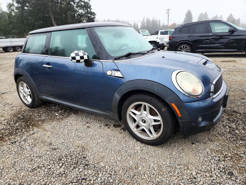 71321436 :رقم المزاد ، WMWMF7C51ATZ70503 vin ، 2010 Mini Cooper مزاد بيع