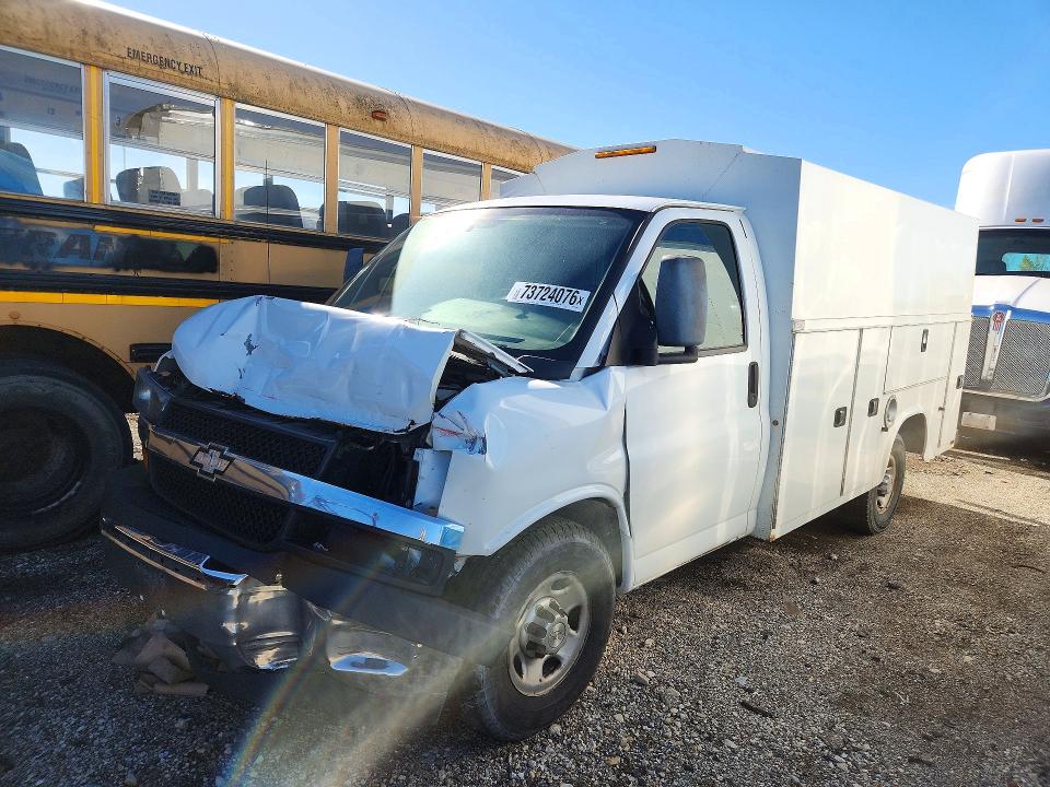 73724076 :رقم المزاد ، 1GB0GRFF0H1164855 vin ، 2017 Chevrolet Express G3500 مزاد بيع