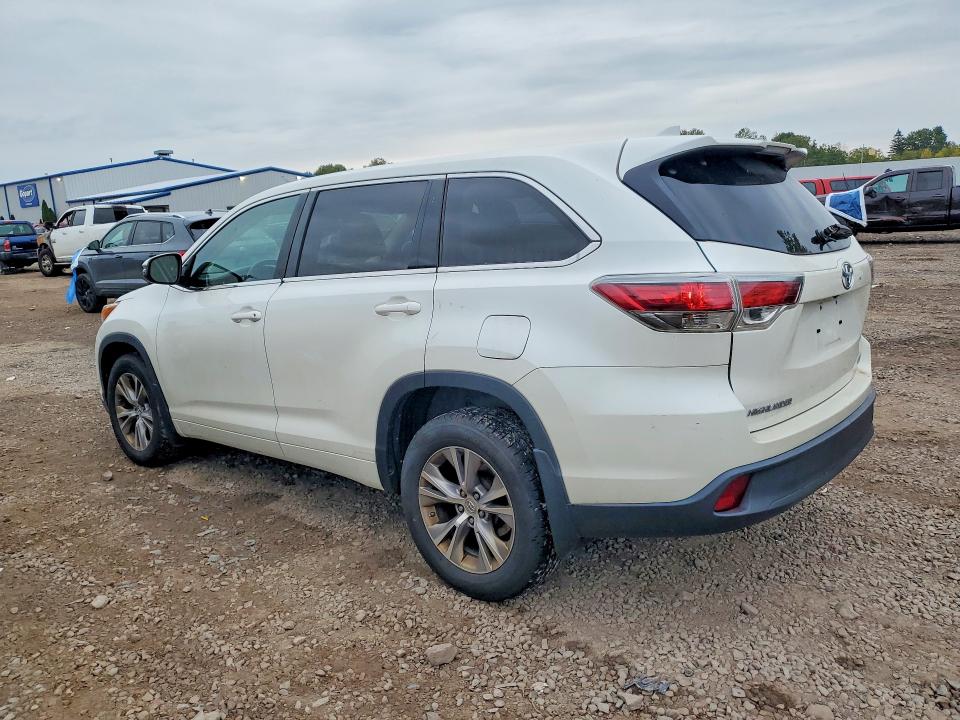 Продажа на аукционе авто 2015 Toyota Highlander, vin: 5TDBKRFH6FS206885, номер лота: 70433986
