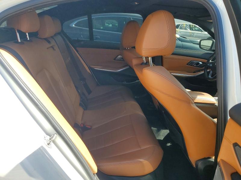 70377516 :رقم المزاد ، 3MW5R1J06M8C06870 vin ، 2021 Bmw 330i مزاد بيع