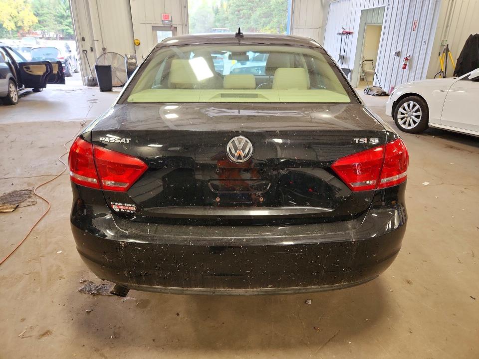 2014 Volkswagen Passat მანქანა იყიდება აუქციონზე, vin: 1VWBS7A36EC110512, აუქციონის ნომერი: 72321616