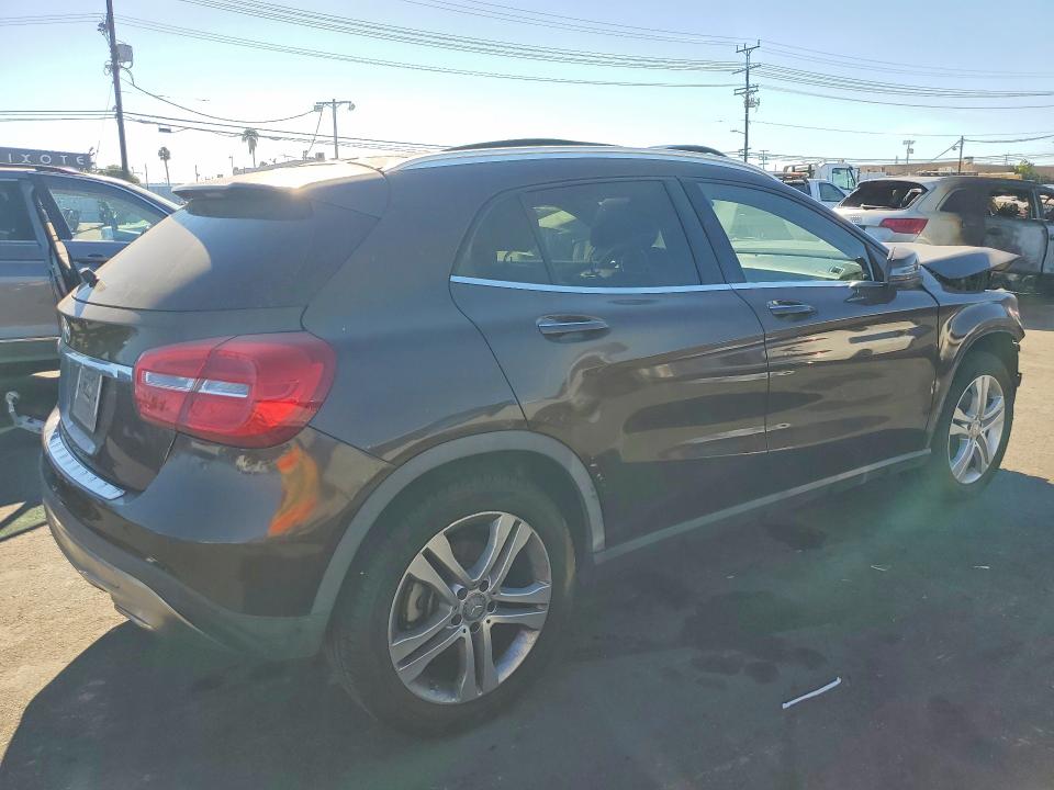 70502516 :رقم المزاد ، WDCTG4EB8GJ205378 vin ، 2016 Mercedes-benz Gla مزاد بيع