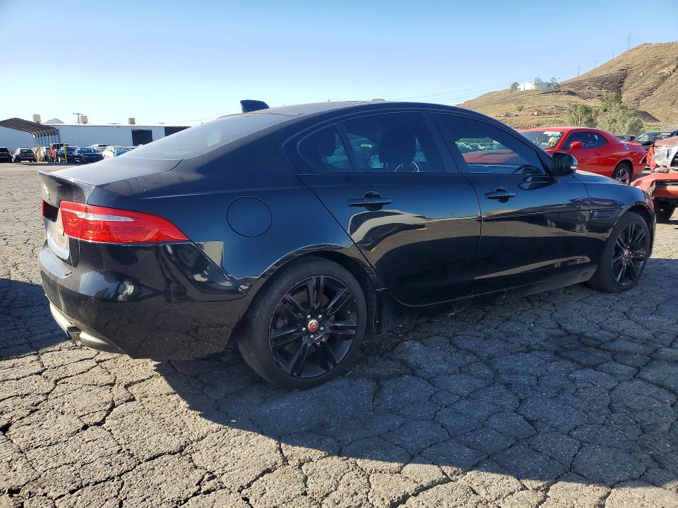 73652796 :رقم المزاد ، SAJAE4BG9HA957614 vin ، 2017 Jaguar Xe مزاد بيع