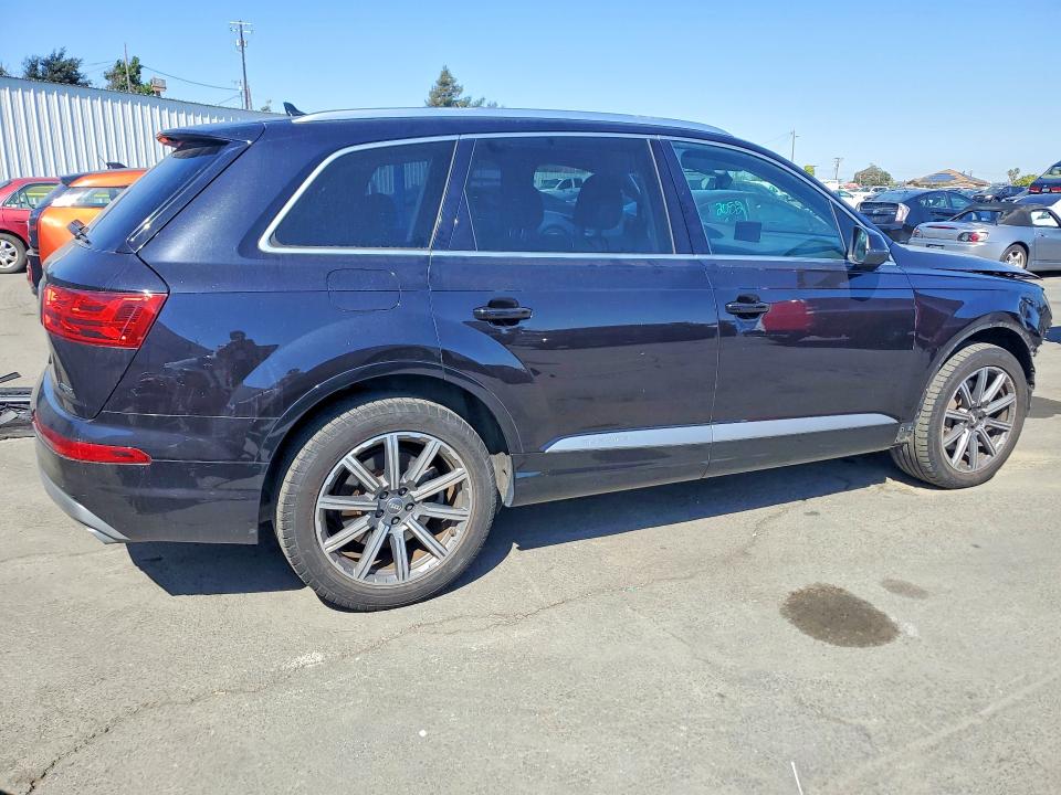 Продажа на аукционе авто 2018 Audi Q7, vin: WA1LHAF73JD016939, номер лота: 71632476