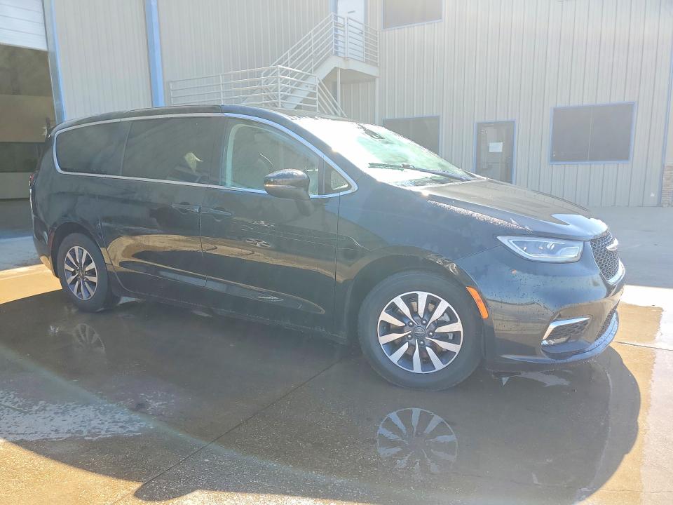 70874566 :رقم المزاد ، 2C4RC1L71PR559053 vin ، 2023 Chrysler Pacifica مزاد بيع