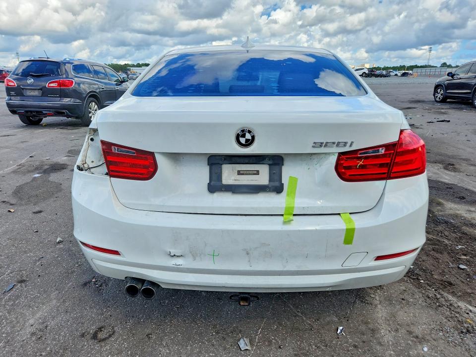 70940646 :رقم المزاد ، WBA3A5C59EJ463381 vin ، 2014 Bmw 328 مزاد بيع