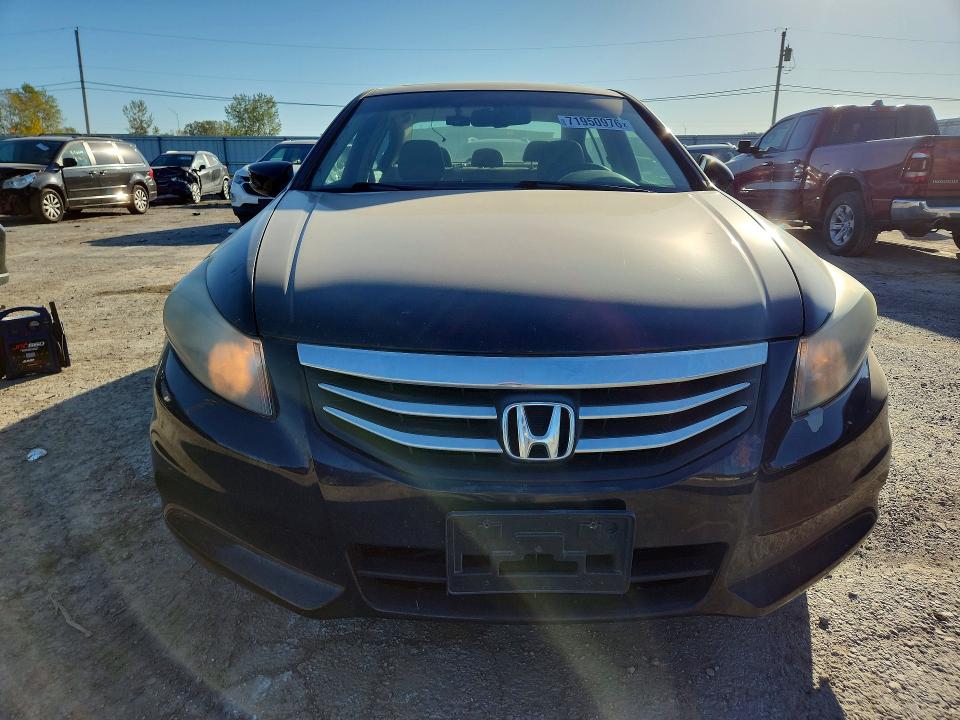 71950976 :رقم المزاد ، 1HGCP2F88BA152446 vin ، 2011 Honda Accord مزاد بيع