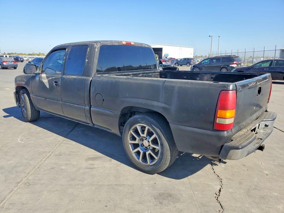 70894236 :رقم المزاد ، 2GCEC19V821190039 vin ، 2002 Chevrolet Silverado مزاد بيع