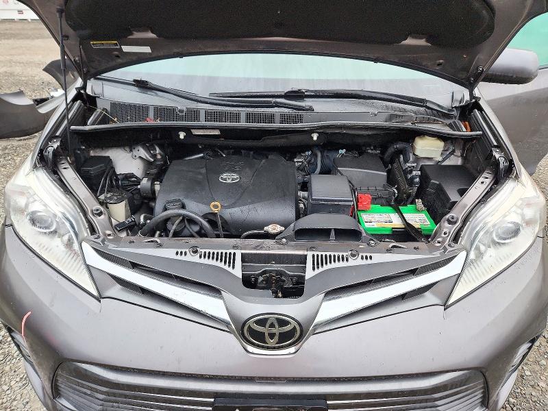 2018 Toyota Sienna მანქანა იყიდება აუქციონზე, vin: 5TDDZ3DCXJS196802, აუქციონის ნომერი: 71671236