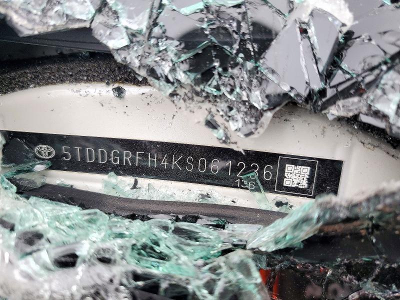 2019 Toyota Highlander Hybrid მანქანა იყიდება აუქციონზე, vin: 5TDDGRFH4KS061236, აუქციონის ნომერი: 72342486
