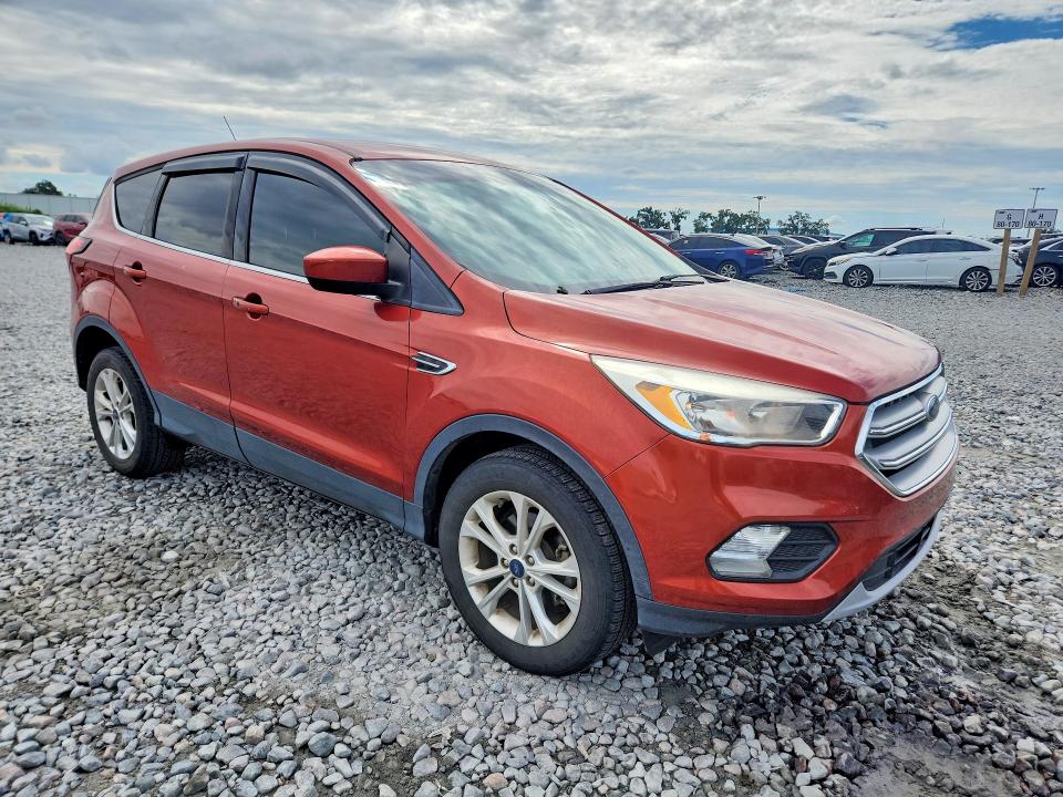 2019 Ford Escape მანქანა იყიდება აუქციონზე, vin: 1FMCU0GD2KUA15990, აუქციონის ნომერი: 72042016