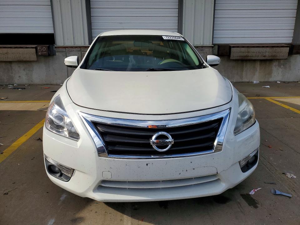 2015 Nissan Altima მანქანა იყიდება აუქციონზე, vin: 1N4AL3AP6FN350520, აუქციონის ნომერი: 72220046
