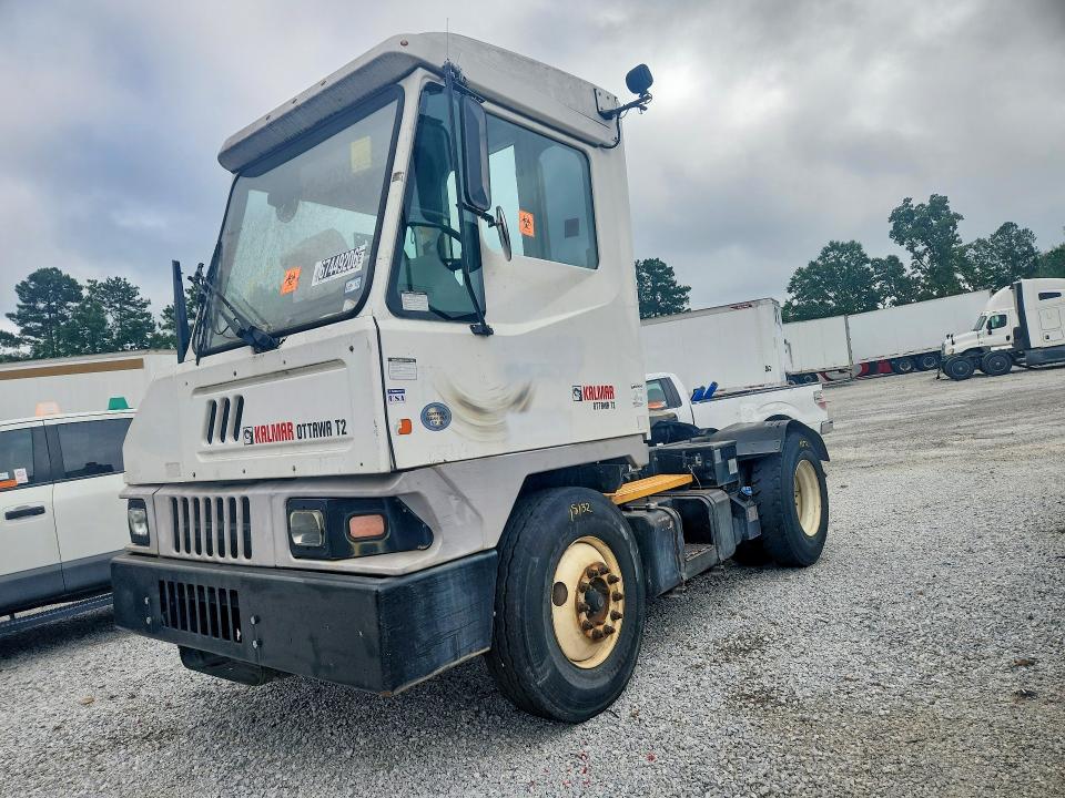 67449206 :رقم المزاد ، 11VJ813A5HA000904 vin ، 2017 Kalmar Ottawa T2 مزاد بيع