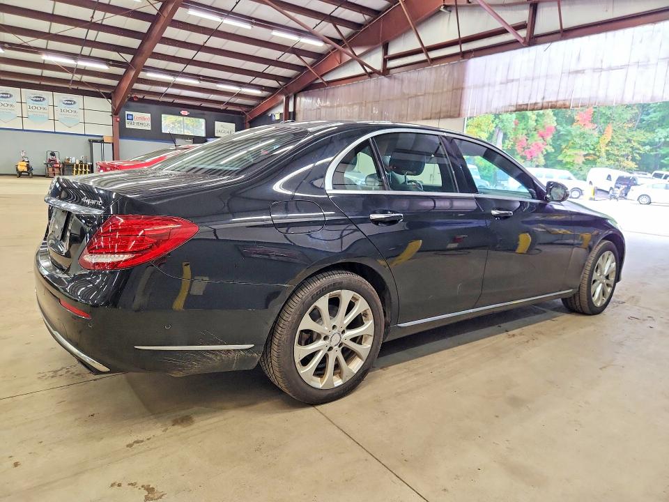 70542386 :رقم المزاد ، WDDZF4KB1HA201428 vin ، 2017 Mercedes-benz E مزاد بيع