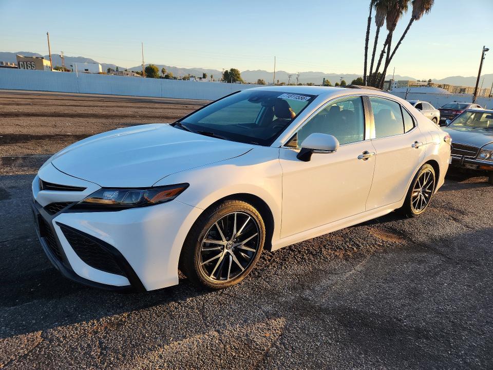 2023 Toyota Camry მანქანა იყიდება აუქციონზე, vin: 4T1G11AKXPU825947, აუქციონის ნომერი: 71811556