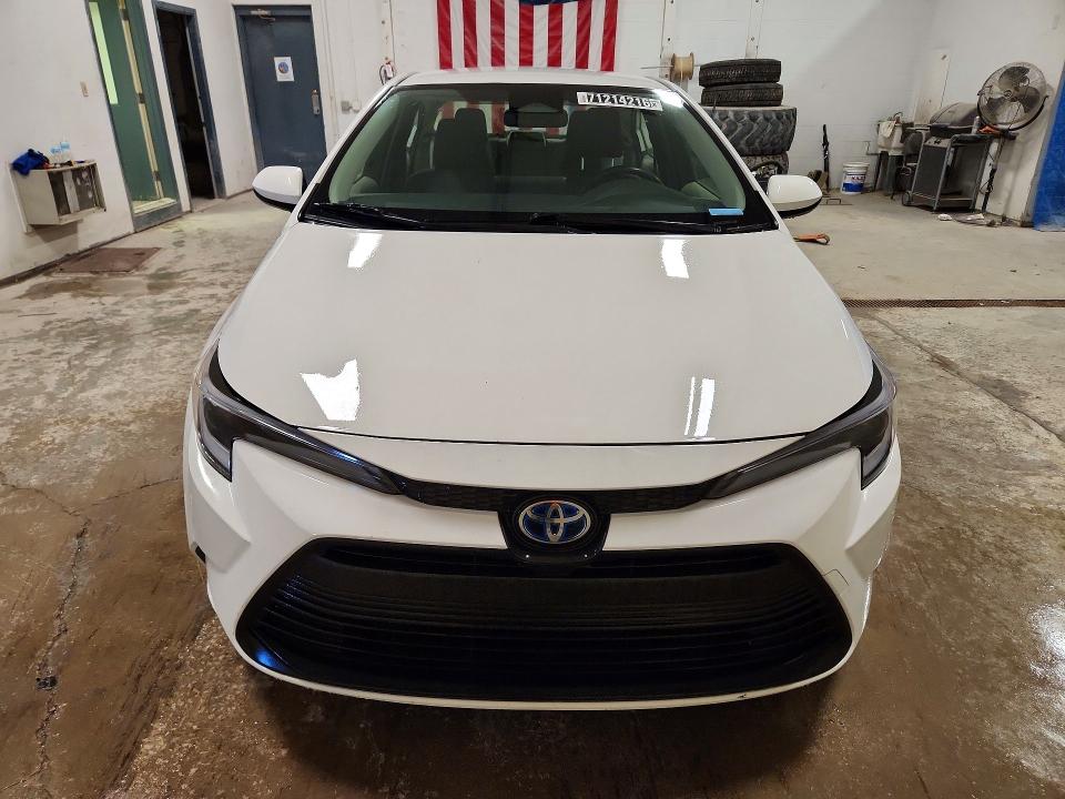 Продажа на аукционе авто 2023 Toyota Corolla Hybrid, vin: JTDBCMFE5PJ015155, номер лота: 71214216