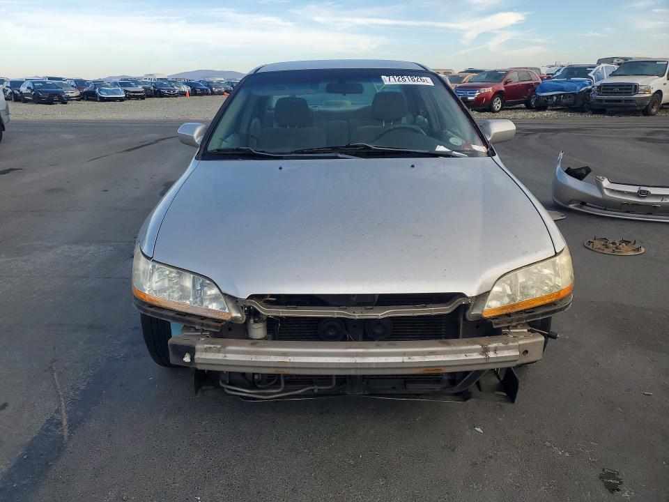 1998 Honda Accord მანქანა იყიდება აუქციონზე, vin: 1HGCG1645WA074849, აუქციონის ნომერი: 71281826