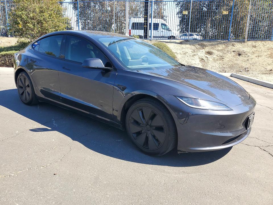 72595166 :رقم المزاد ، 5YJ3E1EB8RF754390 vin ، 2024 Tesla Model 3 مزاد بيع