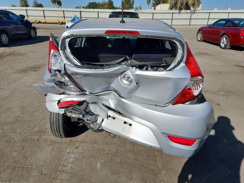 2017 Hyundai Accent მანქანა იყიდება აუქციონზე, vin: KMHCT5AE1HU301565, აუქციონის ნომერი: 71214936