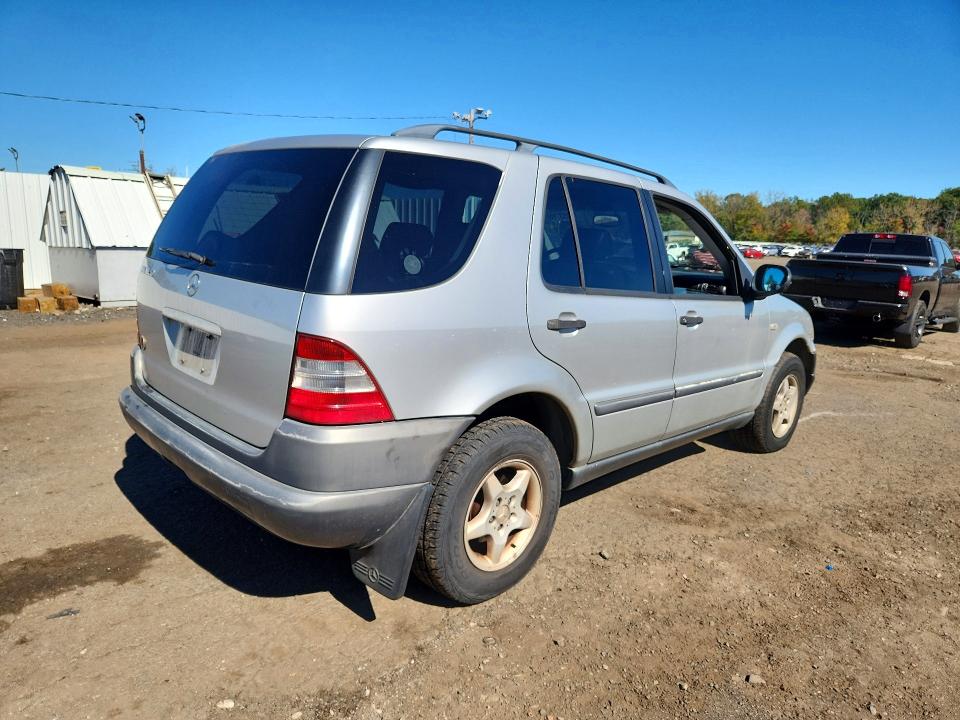 1999 Mercedes-benz Ml მანქანა იყიდება აუქციონზე, vin: 4JGAB54E3XA117914, აუქციონის ნომერი: 71953766