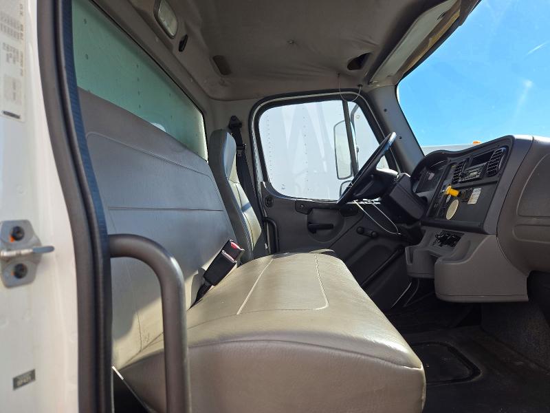 71111286 :رقم المزاد ، 1FVACYBS0ADAR3225 vin ، 2010 Freightliner M2 مزاد بيع