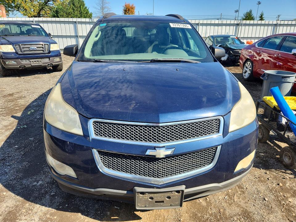 72761366 :رقم المزاد ، 1GNKRFED1BJ402904 vin ، 2011 Chevrolet Traverse مزاد بيع