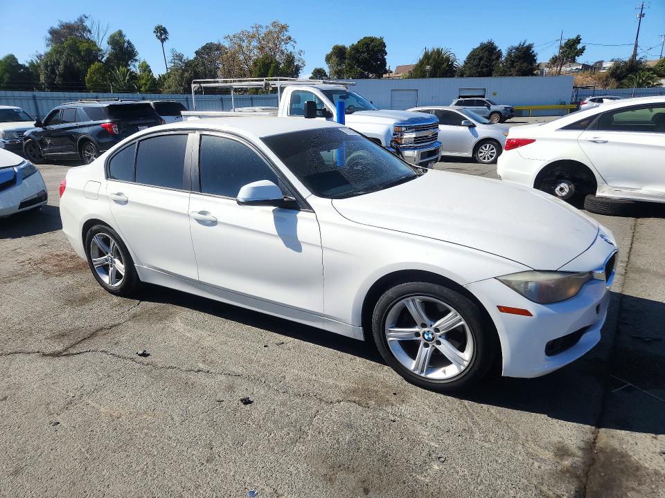 2012 Bmw 328 მანქანა იყიდება აუქციონზე, vin: WBA3A5C54CF342547, აუქციონის ნომერი: 72735586