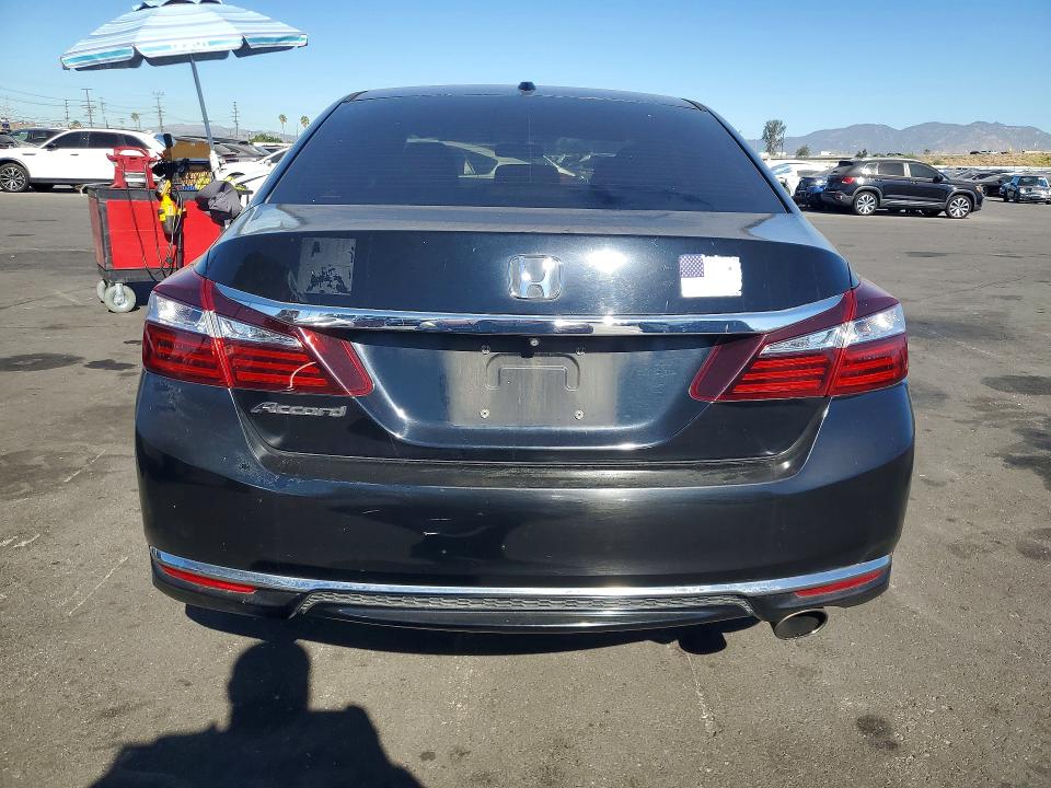 Продажа на аукционе авто 2017 Honda Accord, vin: 1HGCR2F7XHA216495, номер лота: 71415486