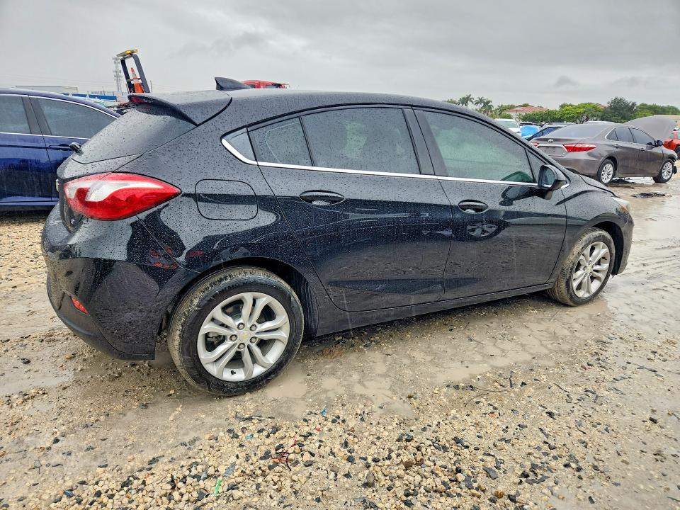 70385976 :رقم المزاد ، 3G1BE6SM0KS542104 vin ، 2019 Chevrolet Cruze مزاد بيع