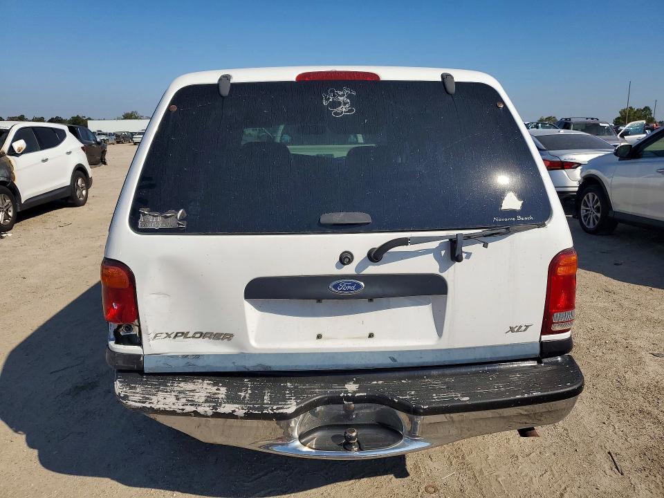 Продажа на аукционе авто 2000 Ford Explorer, vin: 1FMZU63E7YZB06888, номер лота: 72664766