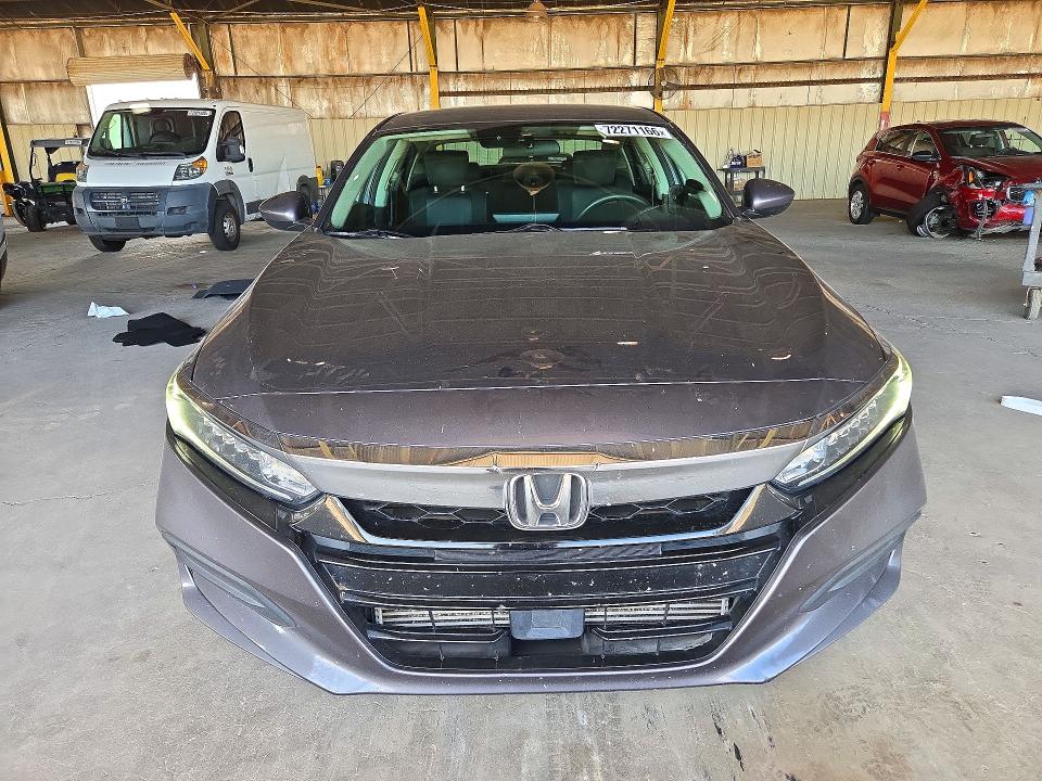 Продажа на аукционе авто 2018 Honda Accord, vin: 1HGCV1F19JA268174, номер лота: 72271166