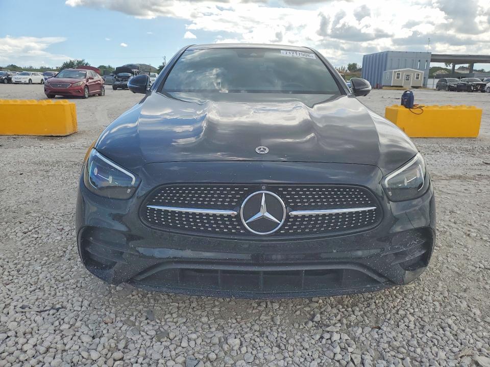 71717906 :رقم المزاد ، W1KZF8EB4PB132455 vin ، 2023 Mercedes-benz E مزاد بيع