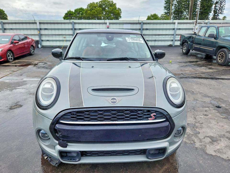 2020 Mini Cooper მანქანა იყიდება აუქციონზე, vin: WMWXR5C01L2L53821, აუქციონის ნომერი: 71065656