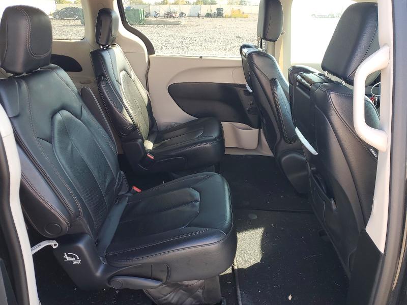72301466 :رقم المزاد ، 2C4RC1EG0JR227352 vin ، 2018 Chrysler Pacifica مزاد بيع