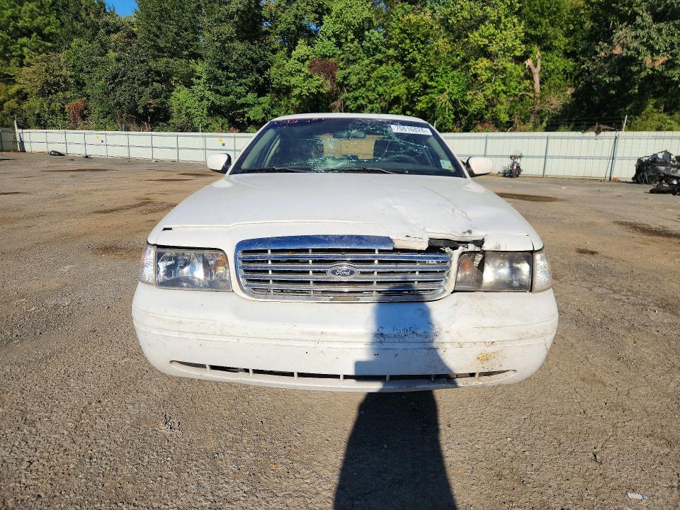 Продаж на аукціоні авто 2011 Ford Crown Victoria, vin: 2FABP7EV8BX184552, номер лоту: 70616826