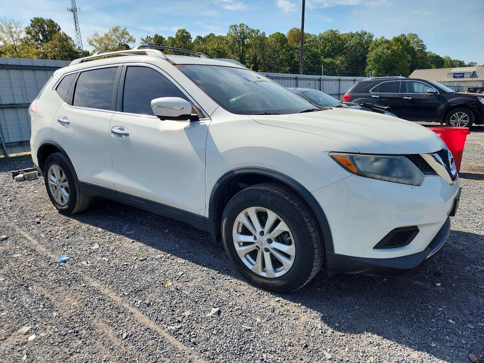 2015 Nissan Rogue მანქანა იყიდება აუქციონზე, vin: 5N1AT2MV6FC895817, აუქციონის ნომერი: 70799436