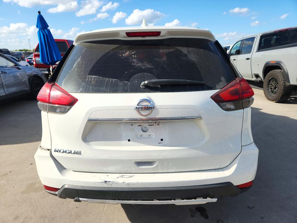 2017 Nissan Rogue მანქანა იყიდება აუქციონზე, vin: 5N1AT2MT5HC894787, აუქციონის ნომერი: 72726516