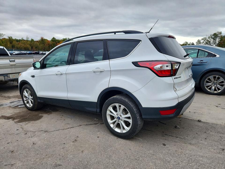 72531886 :رقم المزاد ، 1FMCU9GD1JUC60833 vin ، 2018 Ford Escape مزاد بيع
