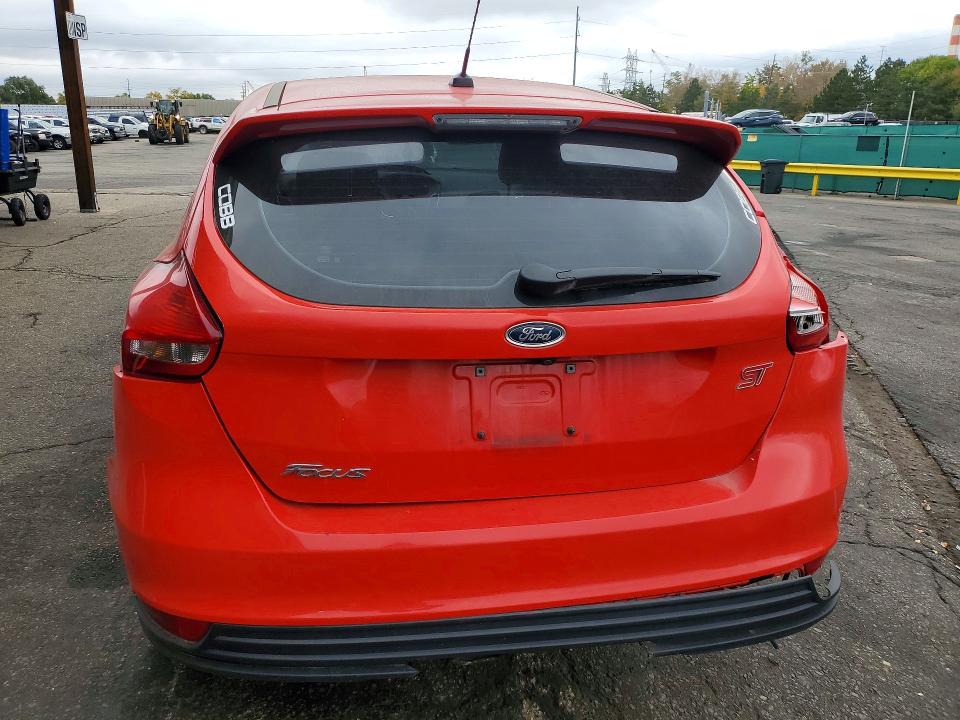 72375736 :رقم المزاد ، 1FADP3L94HL229855 vin ، 2017 Ford Focus مزاد بيع