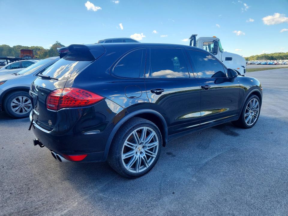 Продаж на аукціоні авто 2012 Porsche Cayenne, vin: WP1AC2A2XCLA80335, номер лоту: 72309076