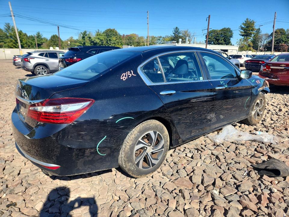 2017 Honda Accord მანქანა იყიდება აუქციონზე, vin: 1HGCR2F33HA068557, აუქციონის ნომერი: 70926986